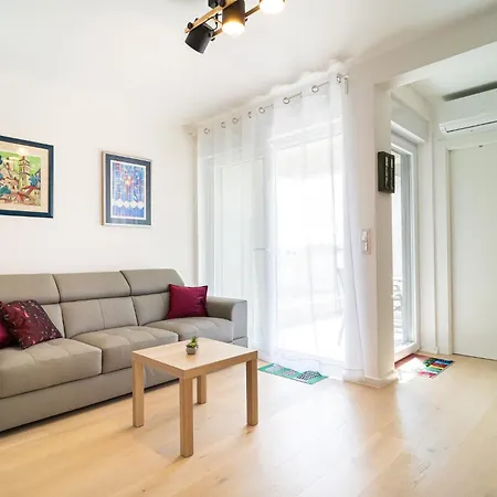 Апартаменты Duo Lipa By Belmont Realty