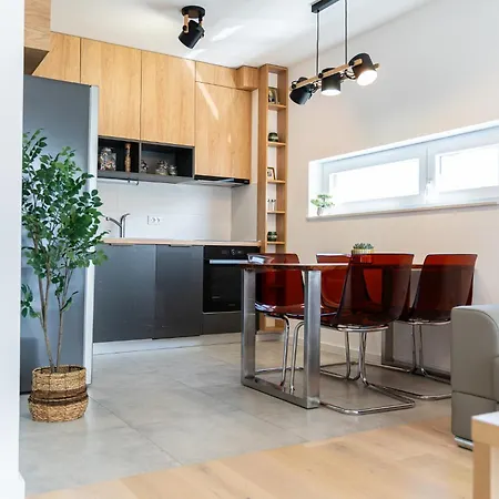 Duo Lipa By Belmont Realty * زادار