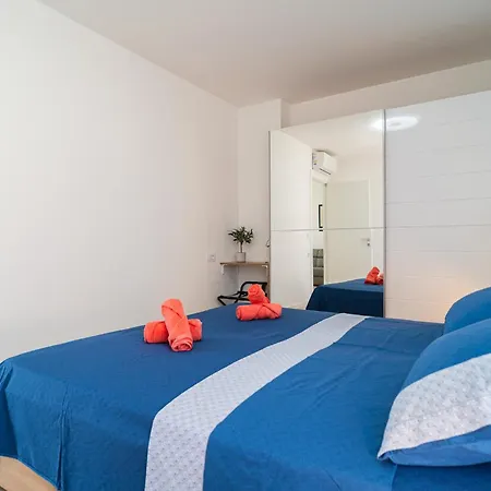 Duo Lipa By Belmont Realty Lägenhet