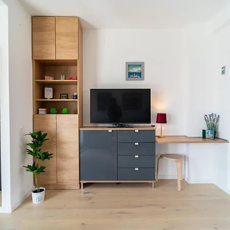 Duo Lipa By Belmont Realty Zadar